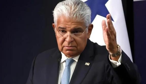 特朗普这回绝对是傻眼了！他前脚刚在白宫庆功，后脚巴拿马就直接反水了。谁能想到，巴