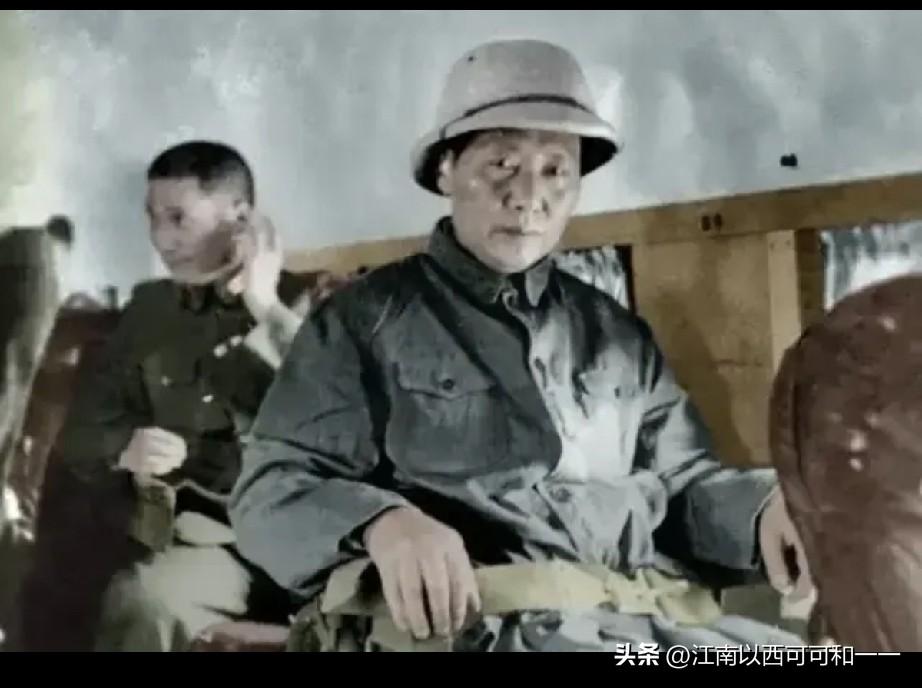 听说这是他第一次坐飞机？