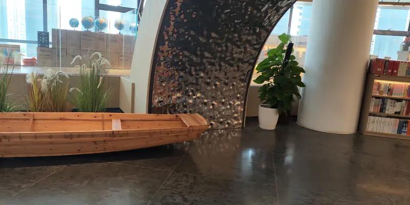 看到“书海泛舟寻雅句”这一上联，我顿时来了兴致。此上联勾勒出一幅在书的海洋中遨游