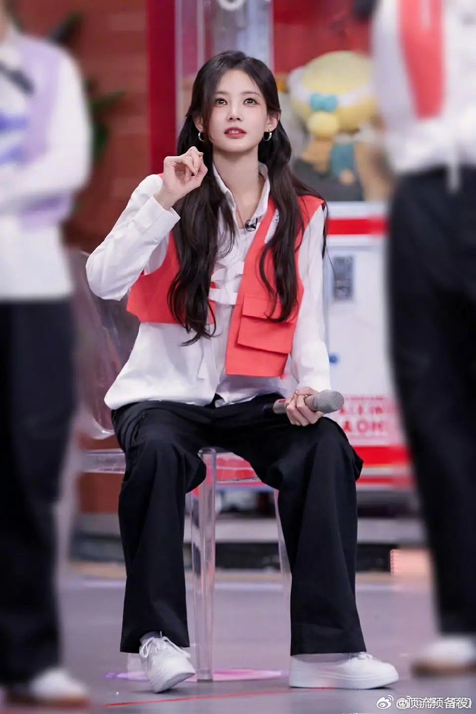 李一桐hi6造型好漂亮很a的感觉，她一直给我一种女团的味道 