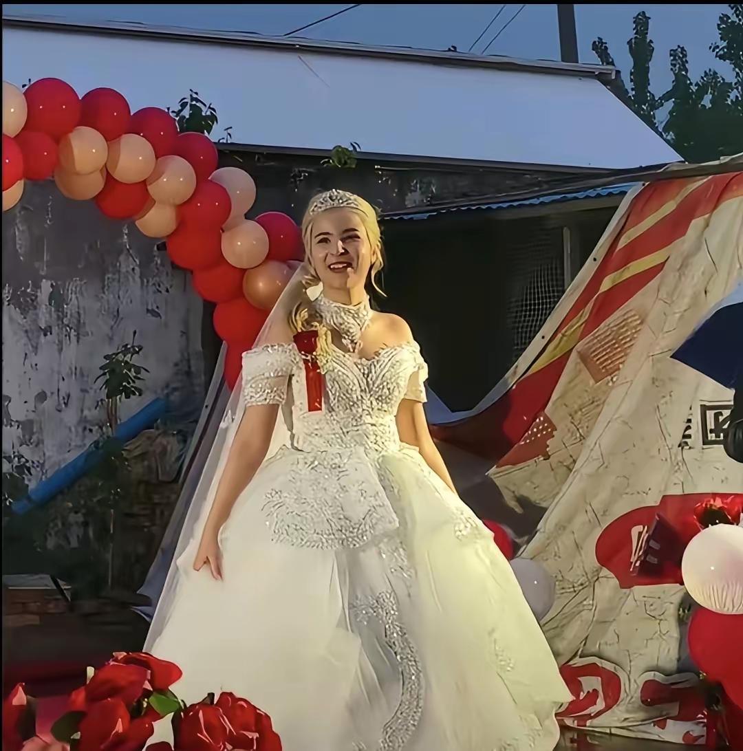 摩洛哥新娘的爆火，让人们看到跨国婚姻中对男女的双标有多严重！
对跨国婚姻，多一点