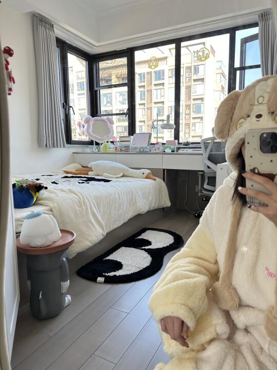 谁家卧室窗户这么大！冬天晒太阳太舒服了！