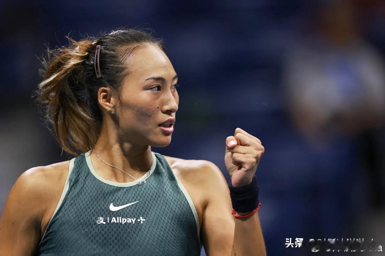 郑钦文好样的，回怼的时候眼神坚毅得可怕，太棒了！[赞]

美网现场有观众骂yel