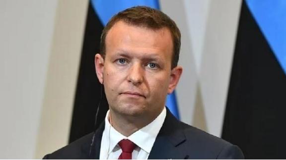 就问中国怕不怕？强大的爱沙尼亚向中国发出最后通牒。让中国必须在爱沙尼亚和俄罗斯之