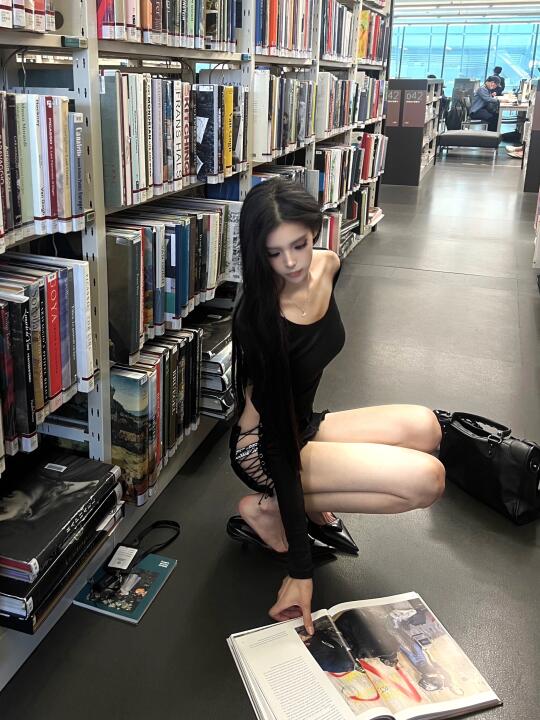 📚📓