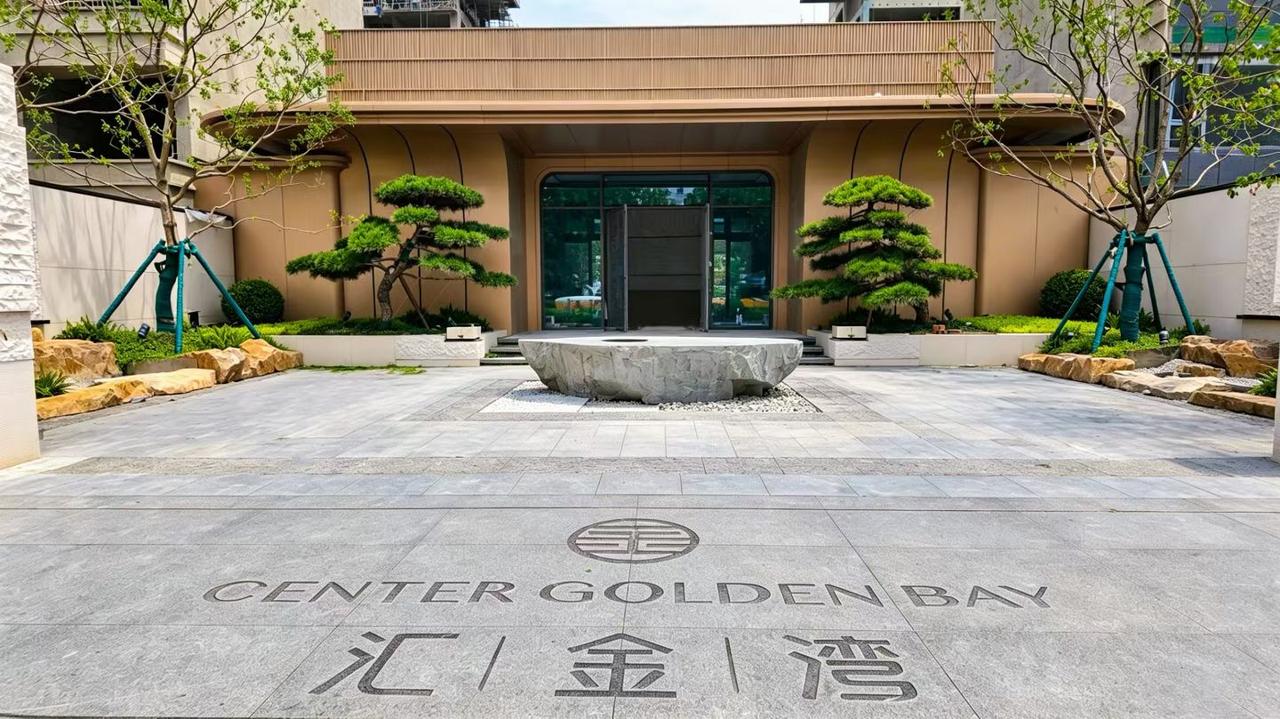 费县买房热度太猛！汇金湾首开的这栋楼居然只剩5套
 
费县汇金湾8号楼147㎡洋
