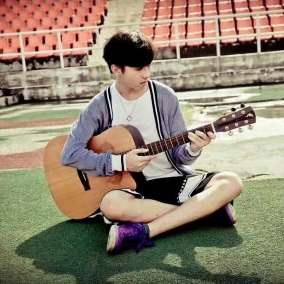 2014.9.1 蔡徐坤ins更新🎸十二年前的小坤坤[太开心]蔡徐坤ins  