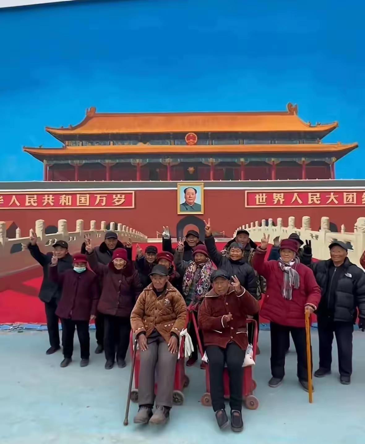 天安门墙画爆火，“意外”揭露出众多所谓“人民艺术家”早已背离了人民 !

河南吴