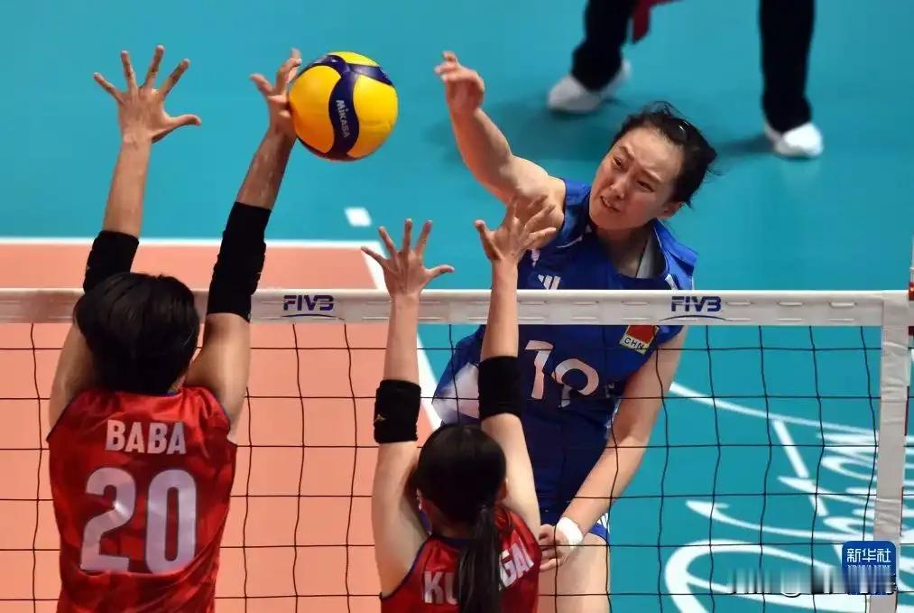 中国U17女排3:2击败克罗地亚，进入世锦赛四强，决胜局展现天安门城墙！

  