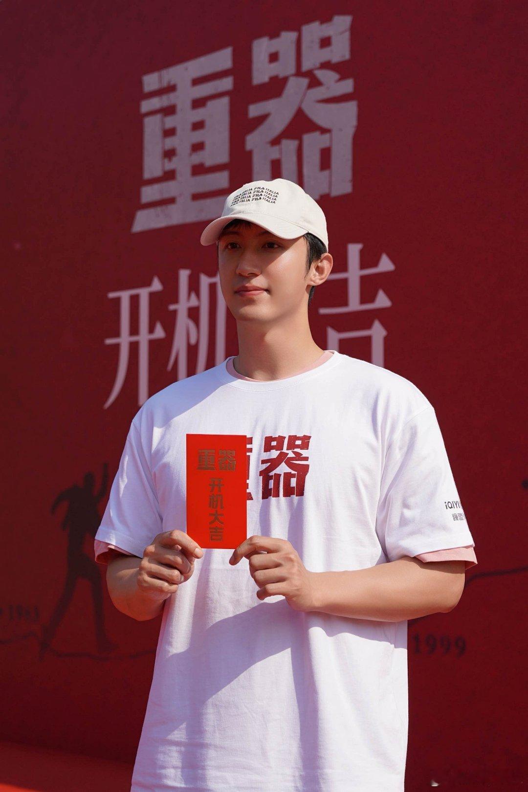 黄景瑜老辈子大学生就是清澈满满的少年赤诚感！正剧质感绝佳，全员都是实力派戏骨飙戏