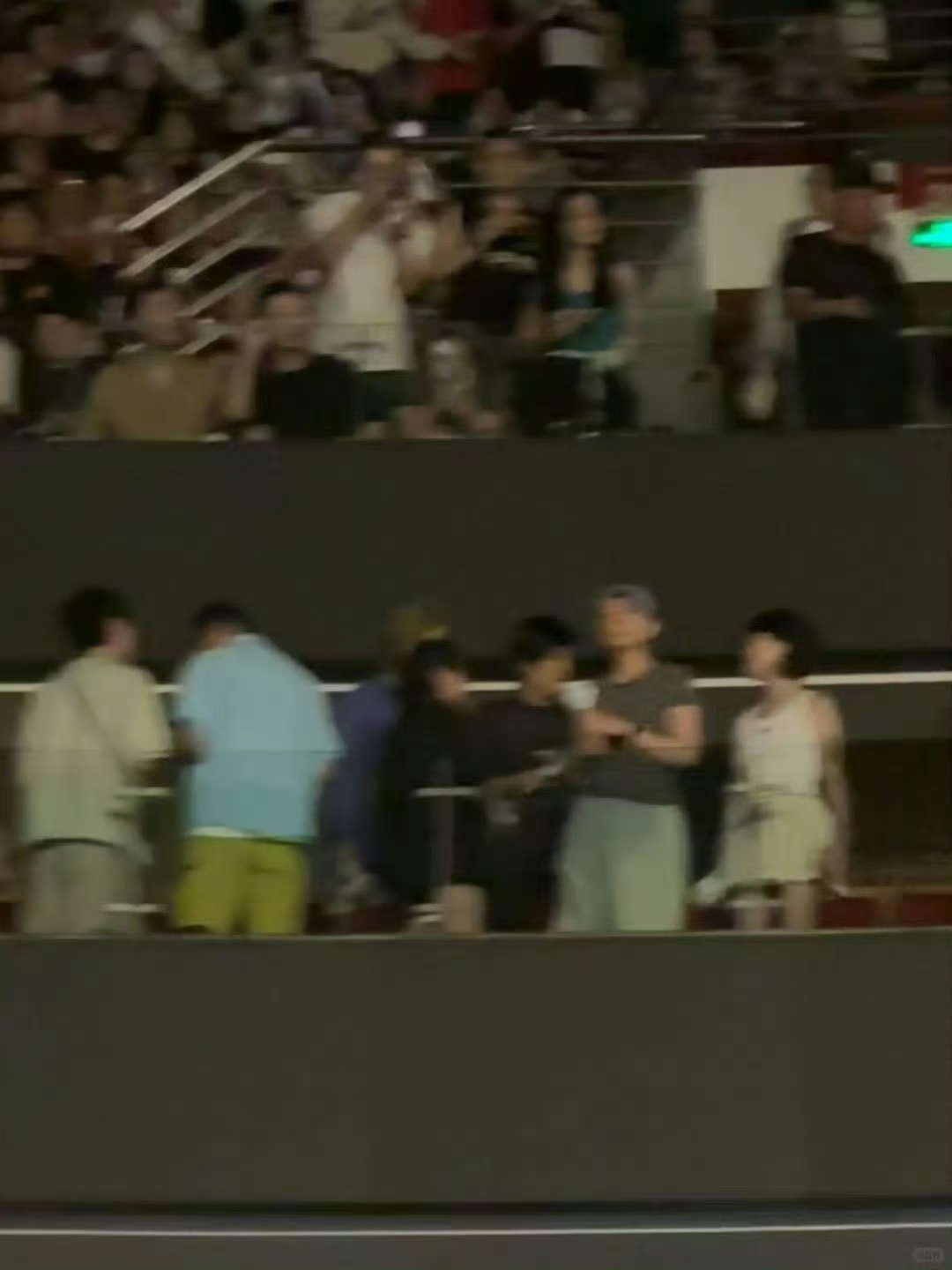 那英杨晓培朋友圈重合度那英演唱会秒变圈内老友局，杨晓培到场捧场，宋佳宋丹丹李静都
