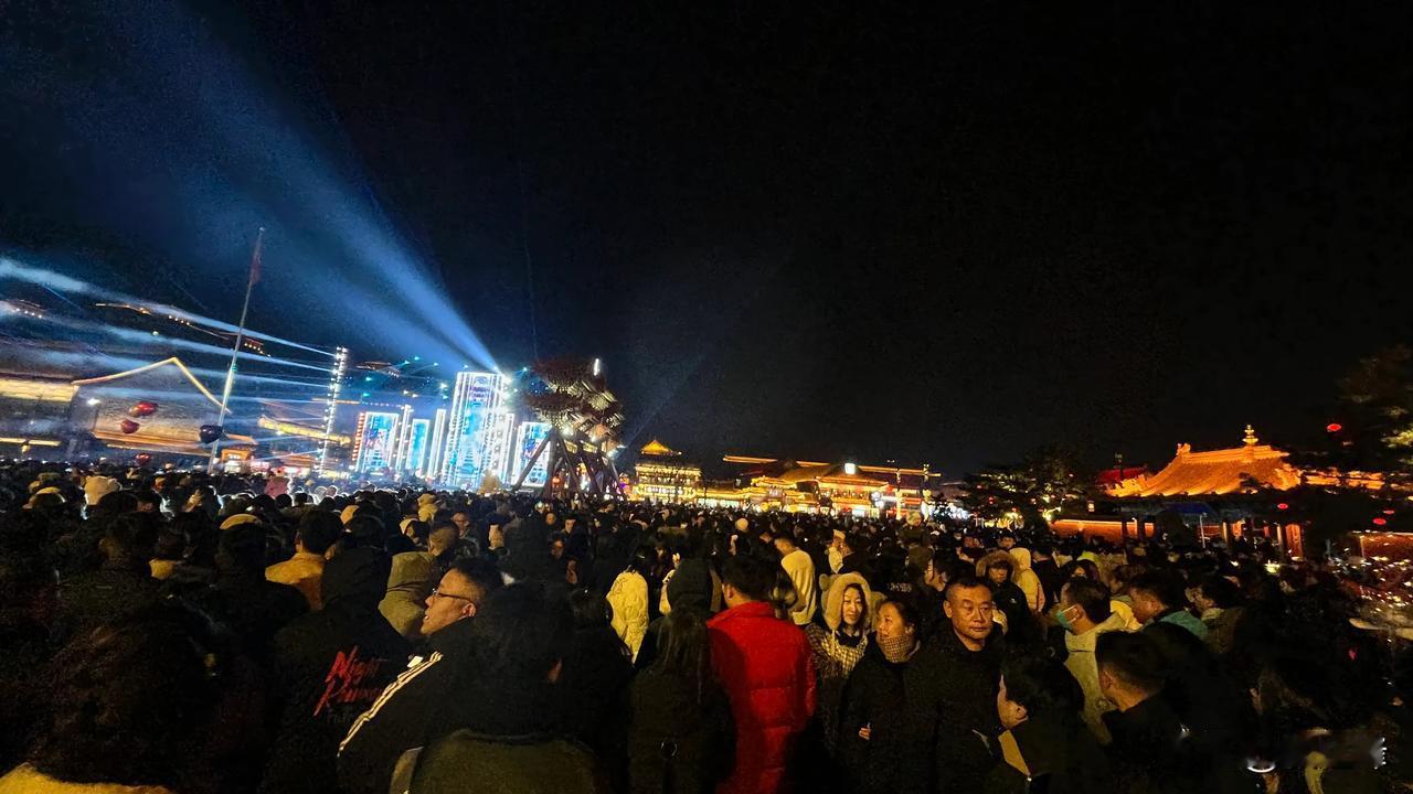 大召跨年夜人山人海