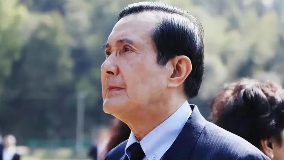 马英九的一句话，在两岸炸开。他说：“若大陆统一不和平、不民主，台湾人绝不接受”。