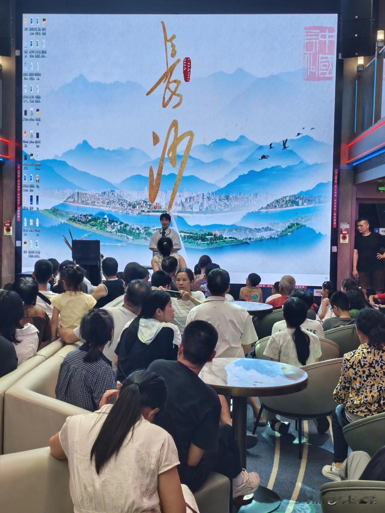 汉字“人”字，仅有两笔，一撇一捺，相互支撑。[祈祷][福]对联改一字崩盘，为什么