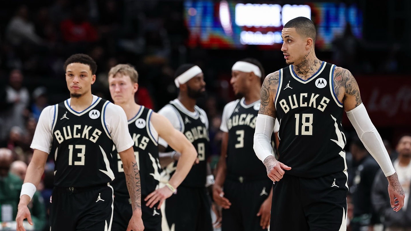 Shams撰文报道，雄鹿更衣室发生内部矛盾。主教练里弗斯在球队会议开场怒令球员去