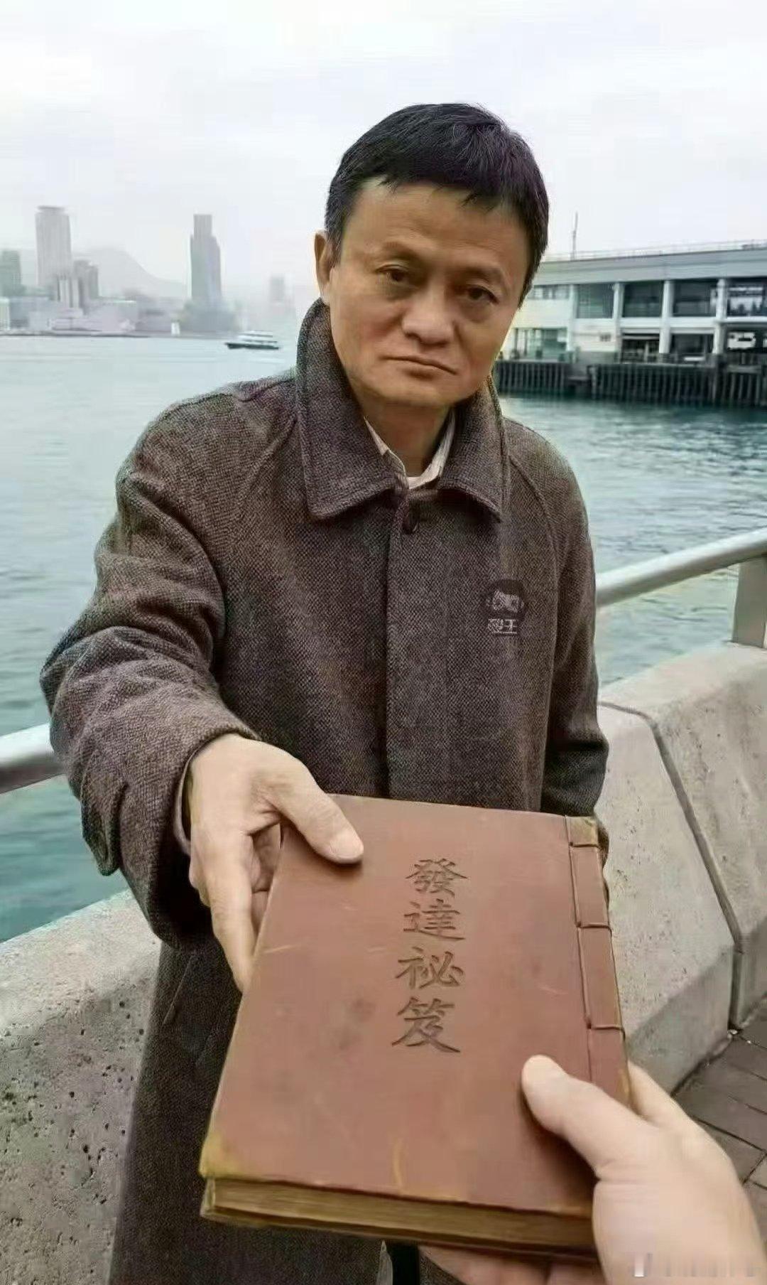 名利场中挣扎久，残余不多是本心。世间繁华何须羡，十中无有一处真。 