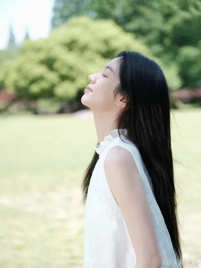 如果你相信因果，就不要欺负善良的人，善良的人是有老天爷保护着的，如果你欺负了她，