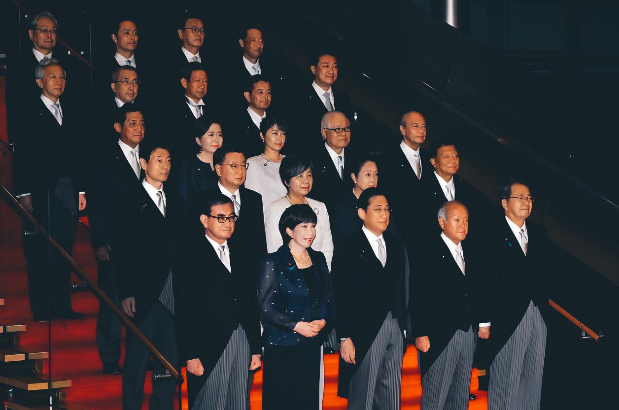 日本为何频频在台海问题上拱火呢？其一，配合美国传统战略。其二，一些右翼分子希望利