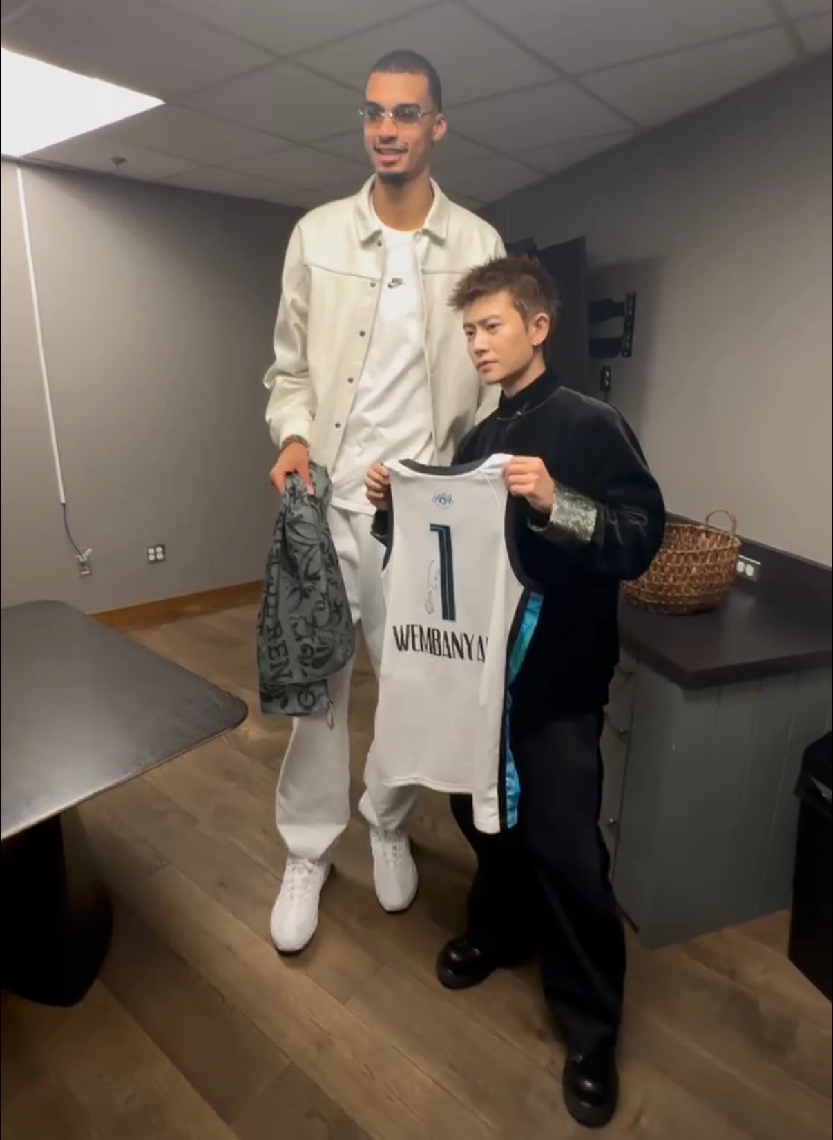 任嘉伦任嘉伦腾讯nba星推官任嘉伦解说nba全明星任嘉伦nba马力全开 任嘉伦N