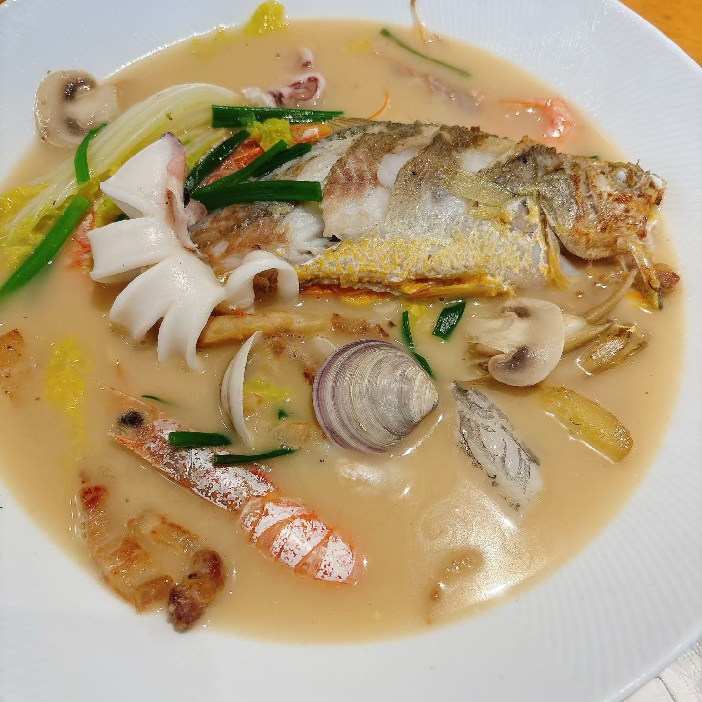 朋友告诉我，这是台州的海鲜面，面在哪里？台州美食