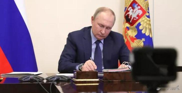 保证志愿者及家人加入俄罗斯。1月4日，俄罗斯普京总统签署法令，特别军事行动期间，