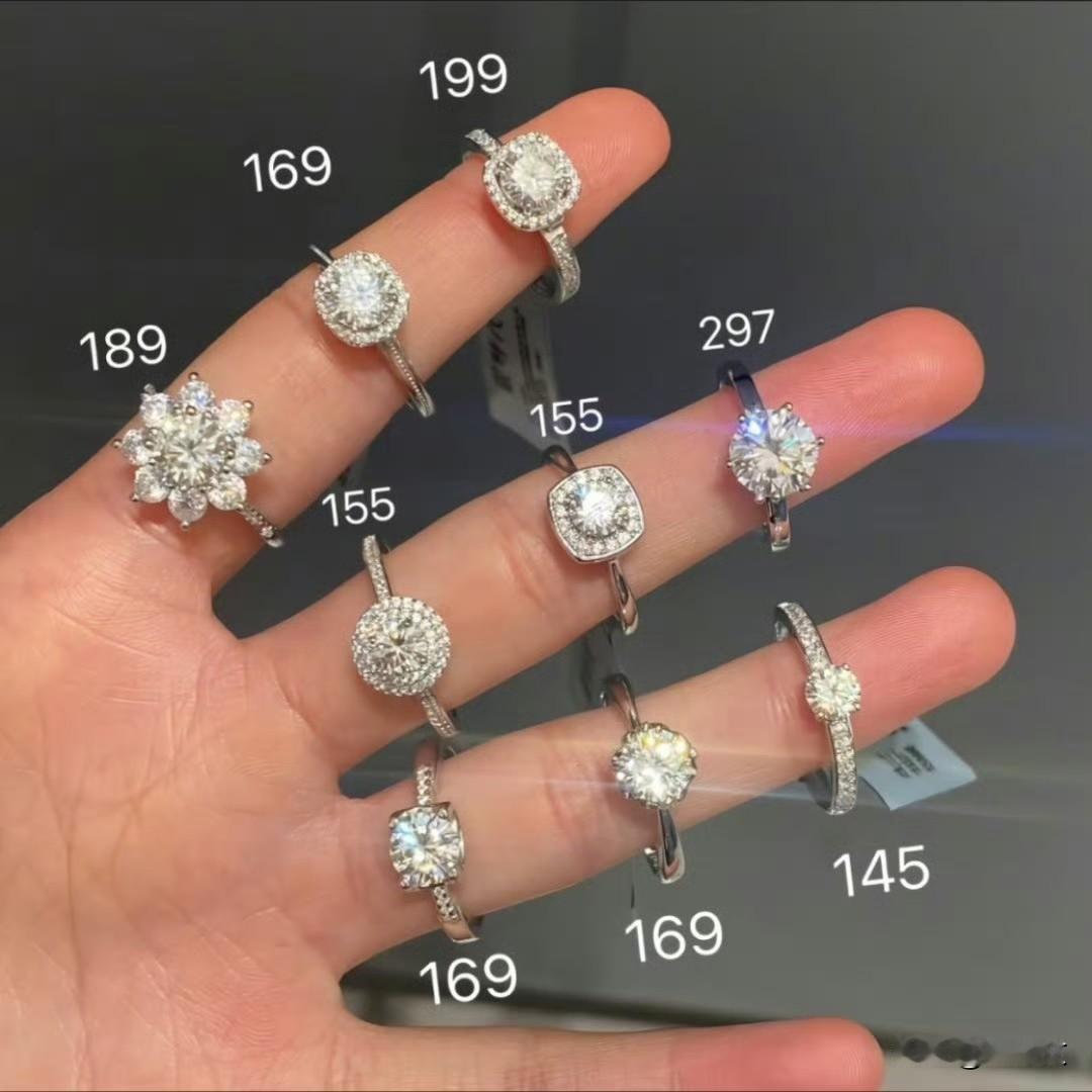 胖东来小方糖戒指疯抢！179和189差在哪？189块吃出189万质感
 
最近胖