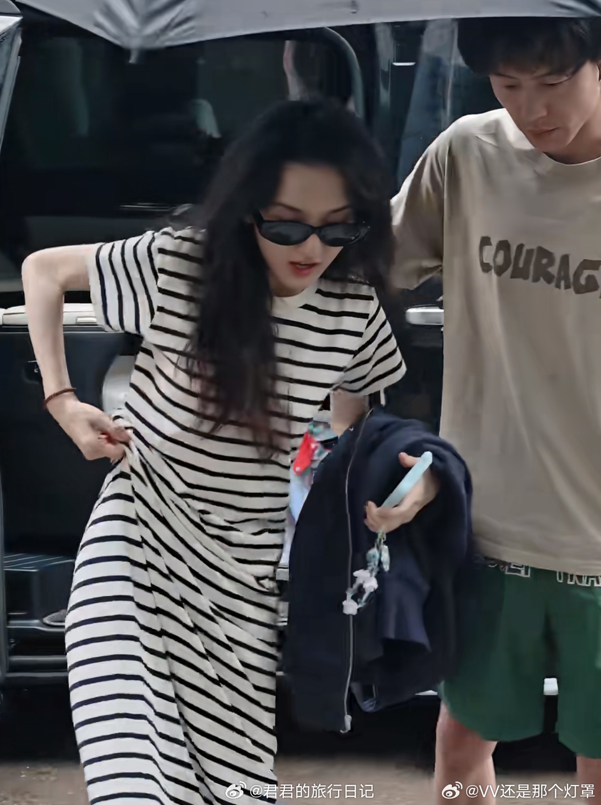 像暮光之城怀了吸血鬼小孩的贝拉 