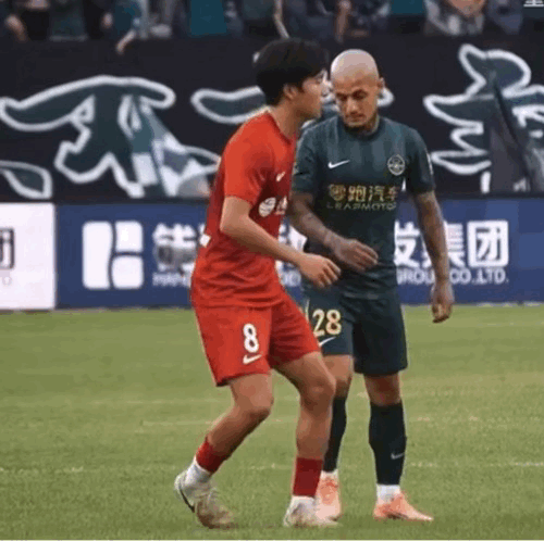 关于浙江外援米特里策的追加处罚昨晚终于公布了，追加停赛4场罚款4万，罚款不是很多