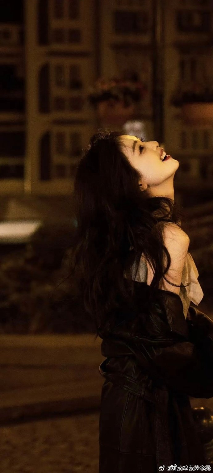 这个白鹿很爱老己了白鹿教我们：先取悦自己，再照顾世界！亲爱的客栈