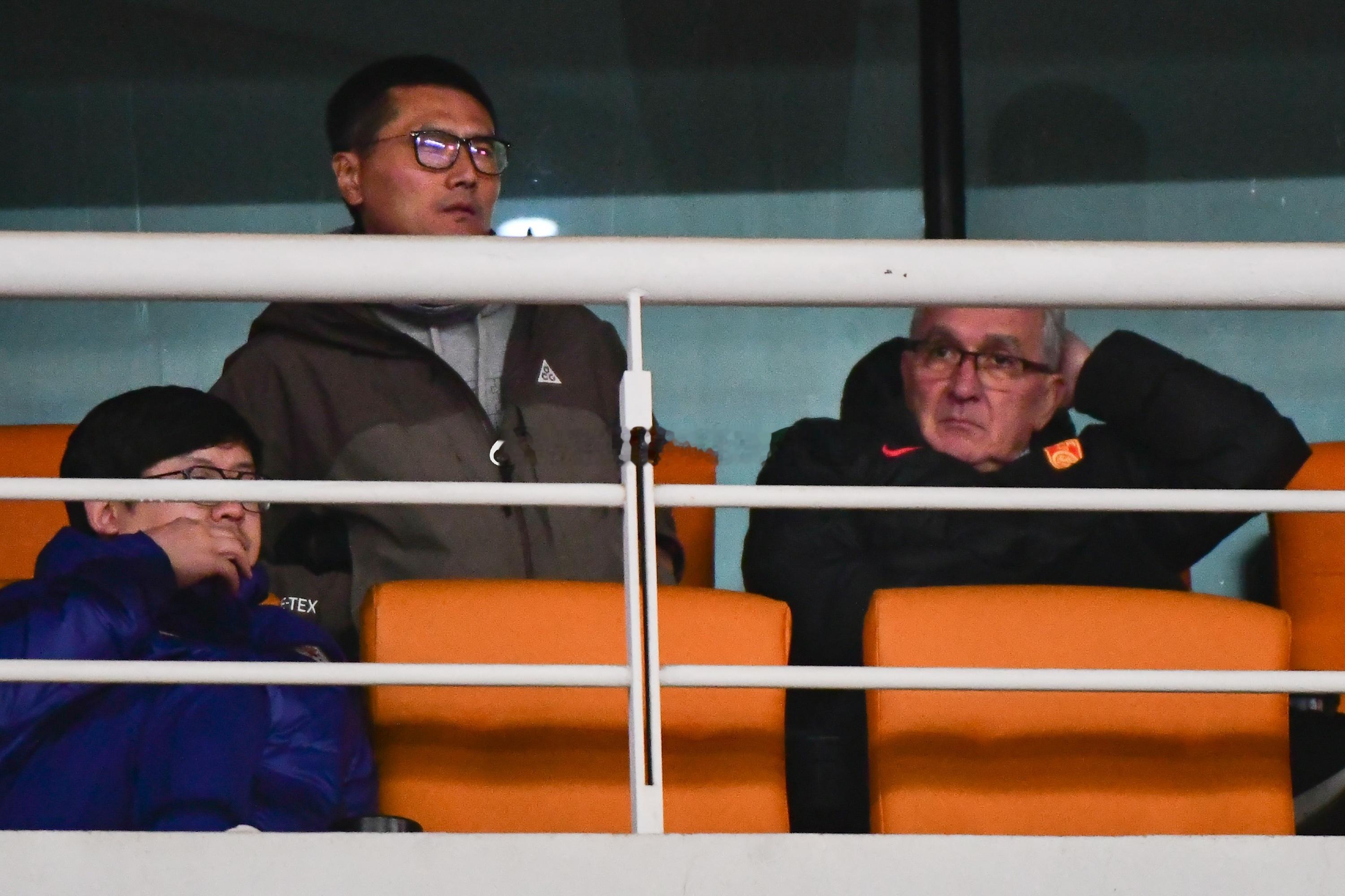 登贝莱当选2025世界足球先生 邵佳一作为国足新任主帅的投票为：第1顺位（5分）