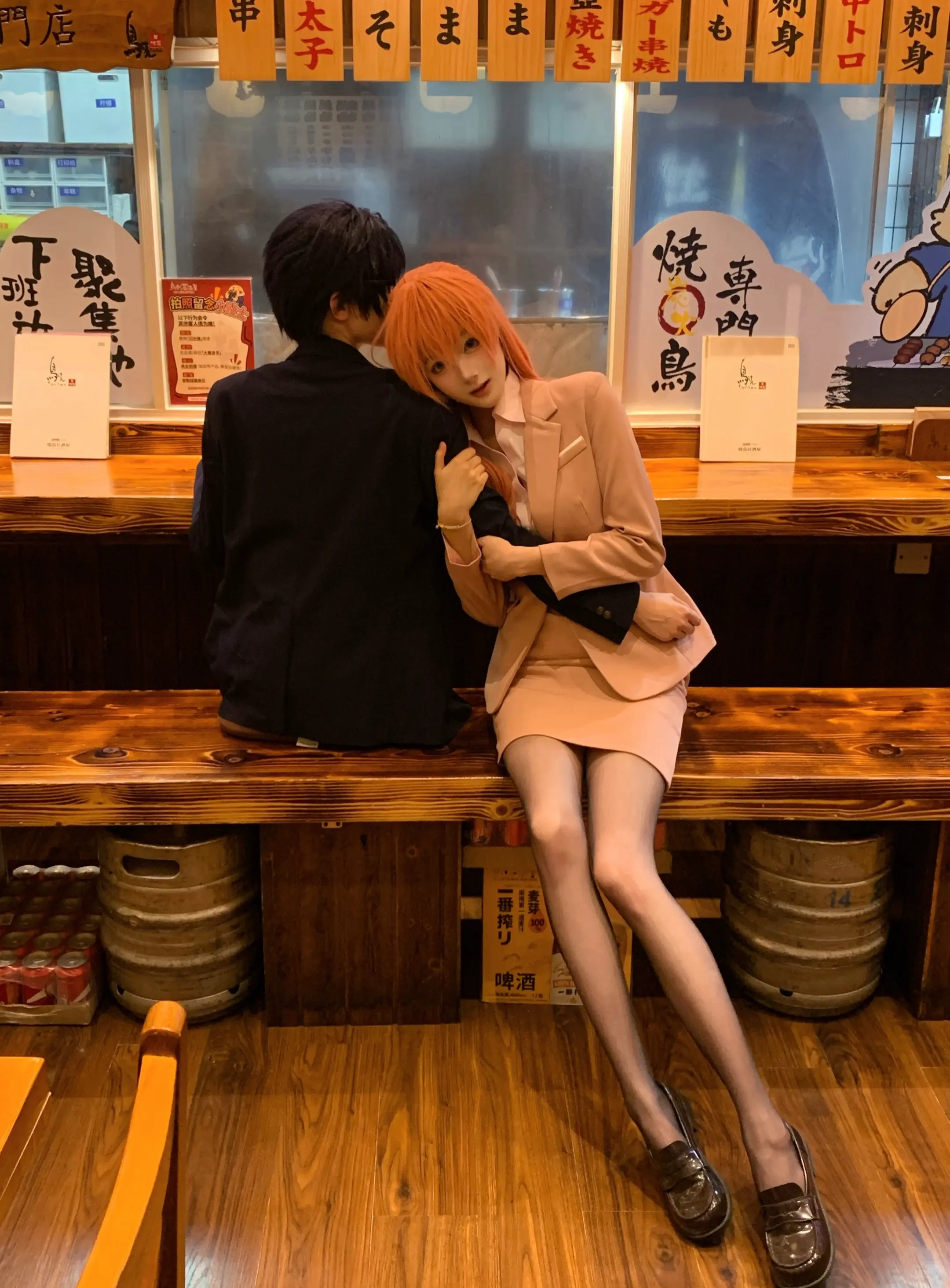 粉红色长发迷人的嘴唇。二藤宏嵩