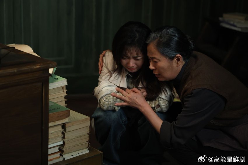 谭松韵新剧唱歌唱得坏 快给方婉之把麦克风收了！唱歌全是感情没有技巧，甜蜜蜜被唱出