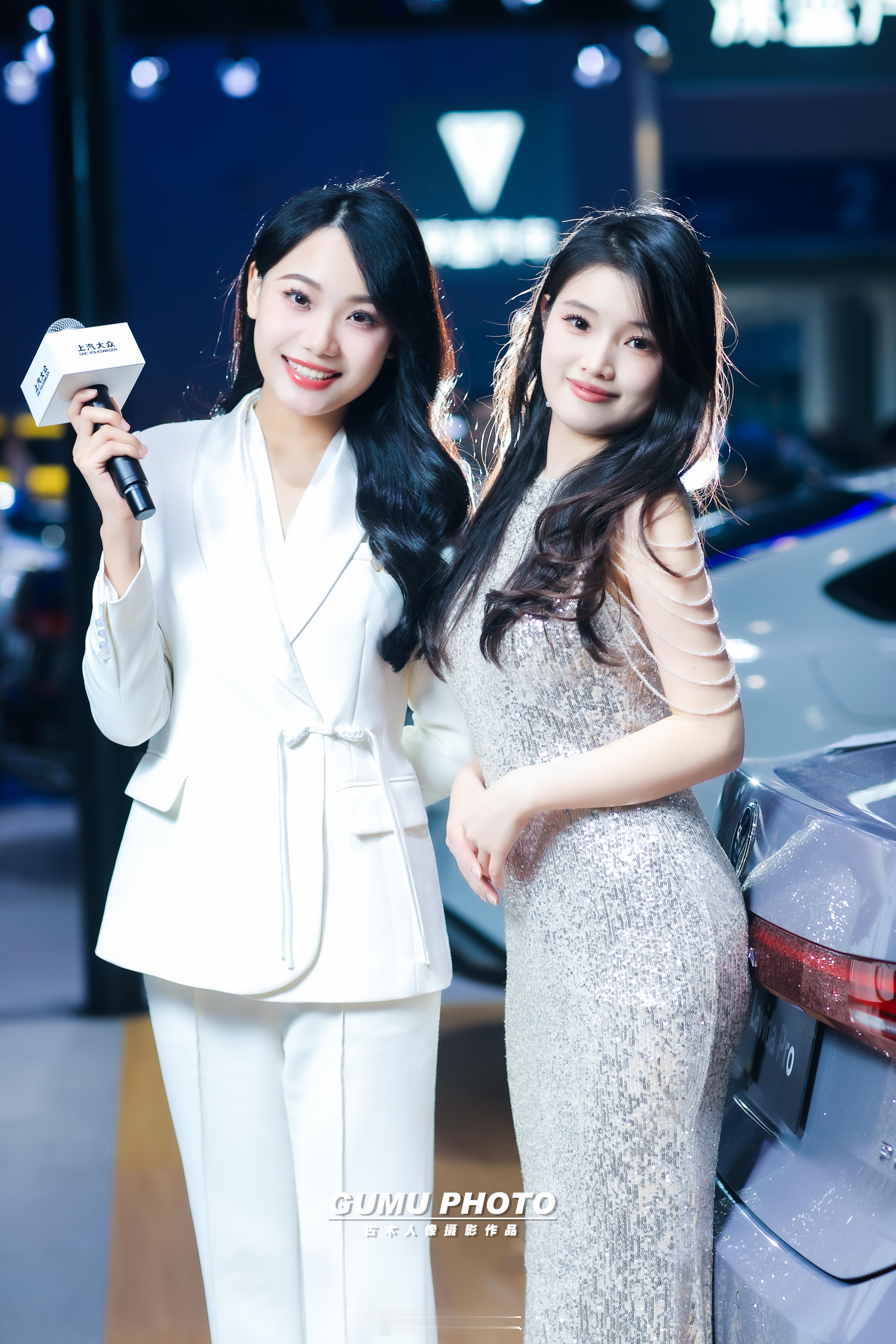 2025重庆汽车消费节主持小姐姐 2025重庆汽车消费节  