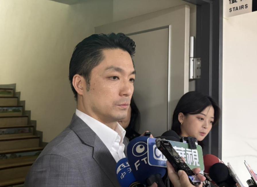 4月22日，针对赖清德窜访斯威士兰，非洲3国疑遭施压临时取消航权一事，台湾地区台