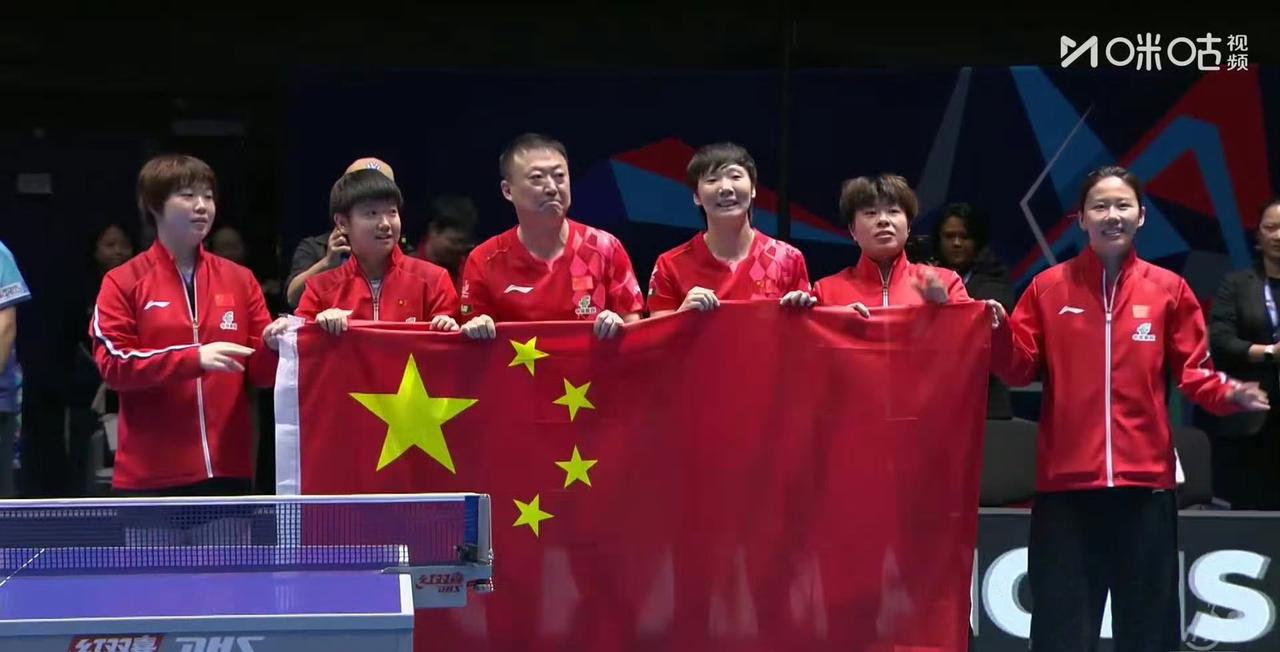 王曼昱🇨🇳眼眶红了
看台上的队友陈熠🇨🇳也像是哭了！
斩获2026伦敦世