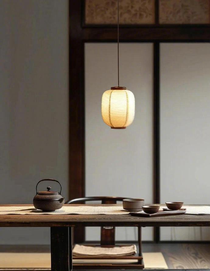 老同事，他在反思自己把儿子送到了北京，到底是对，还是不对。
就是他之前也是那种望