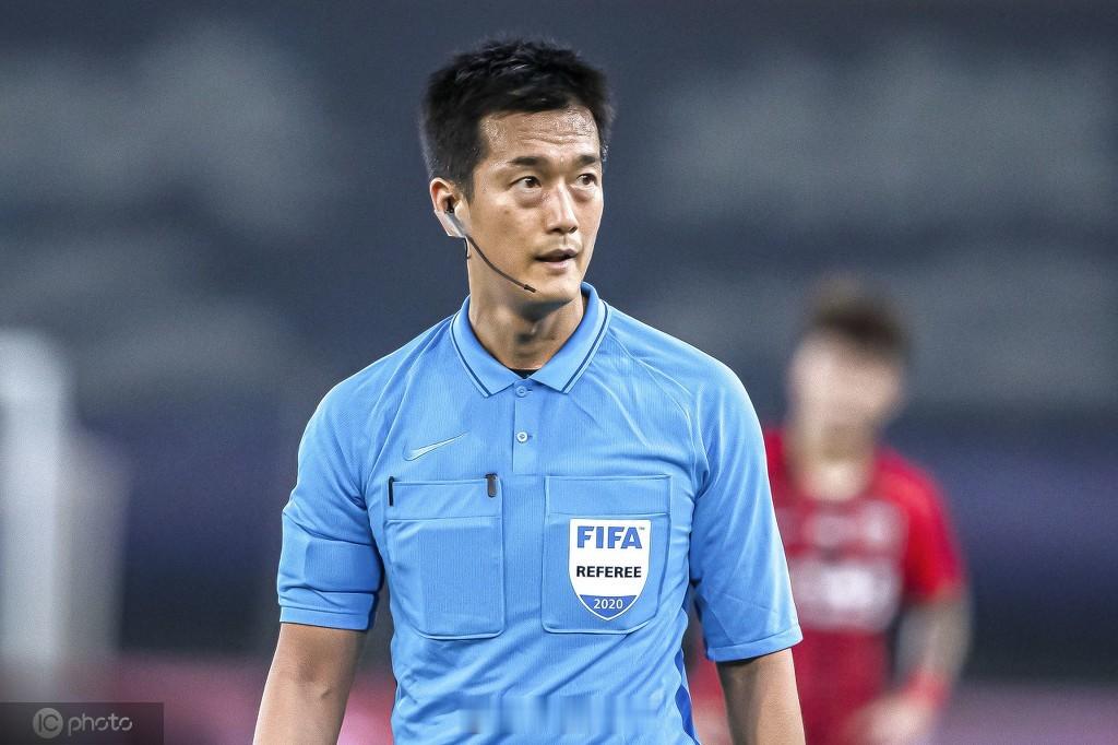 中国足协杯足协杯决赛 据《直播吧》消息：本场足协杯决赛，将启用外籍主裁判+外籍V