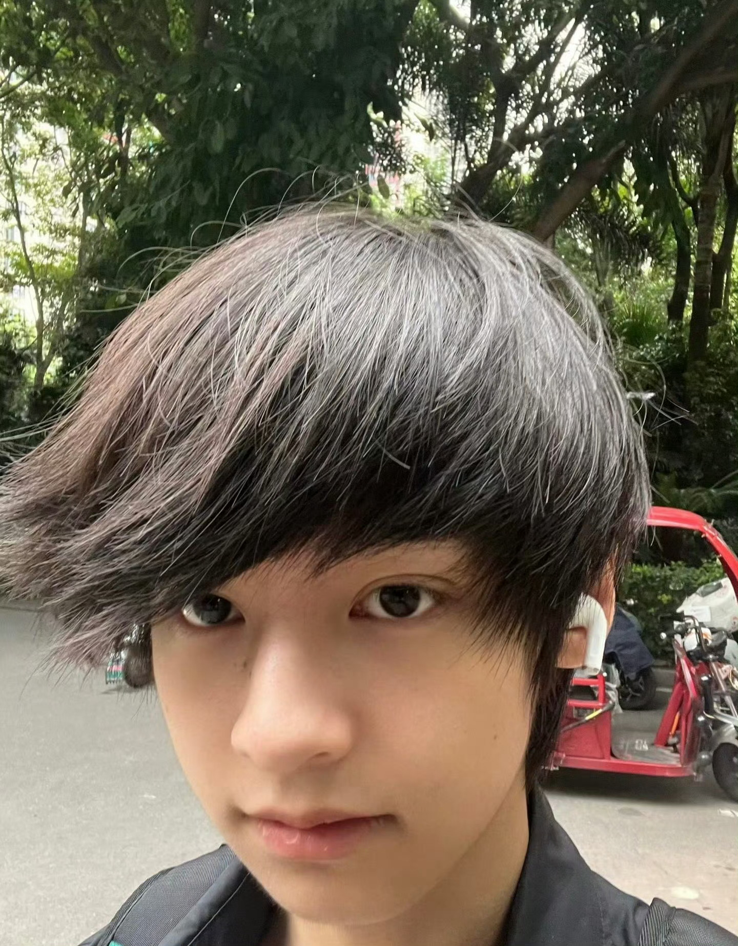杨涵博这个时候就不要逗我笑了 杨涵博泡泡更新🫧哈哈哈这个发型自拍真的绝了[笑c