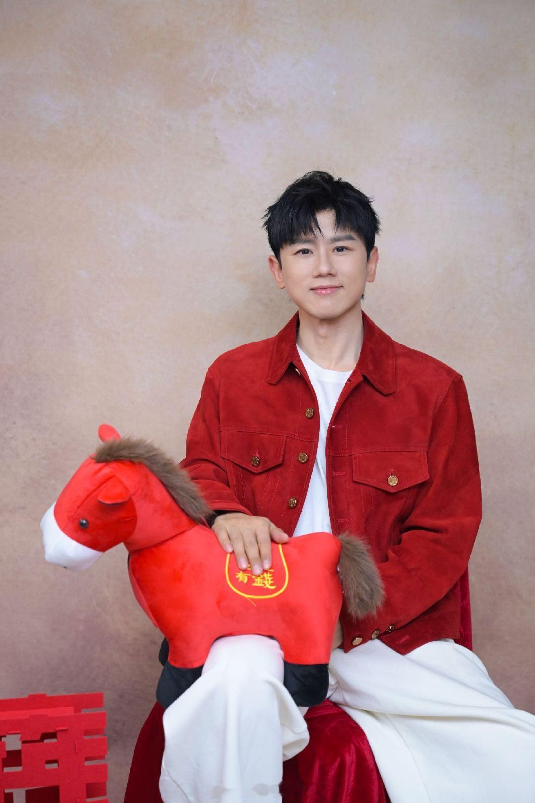 张杰希望2026鸟巢场数突破纪录 张杰自曝曾设计音综被实现新浪娱乐盛典突击队✖️