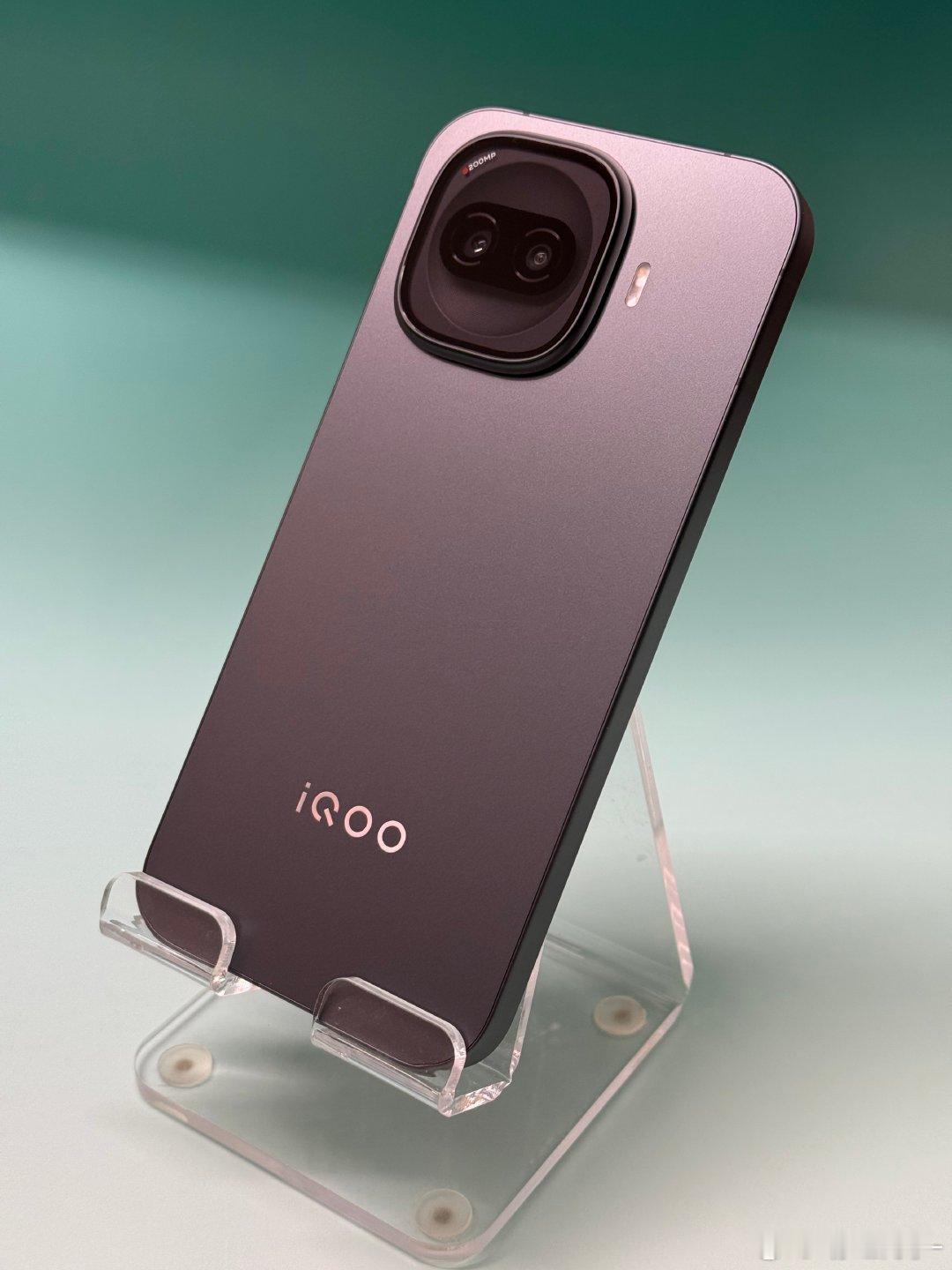 刚收到iQOO Z11 Turbo的黑色版本，开箱第一感觉就是：这质感绝了！「极