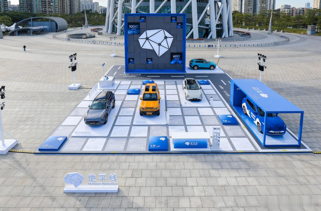 【地平线HSD获国内外10家车企品牌、超20款车型定点】11月22日，地平线在媒