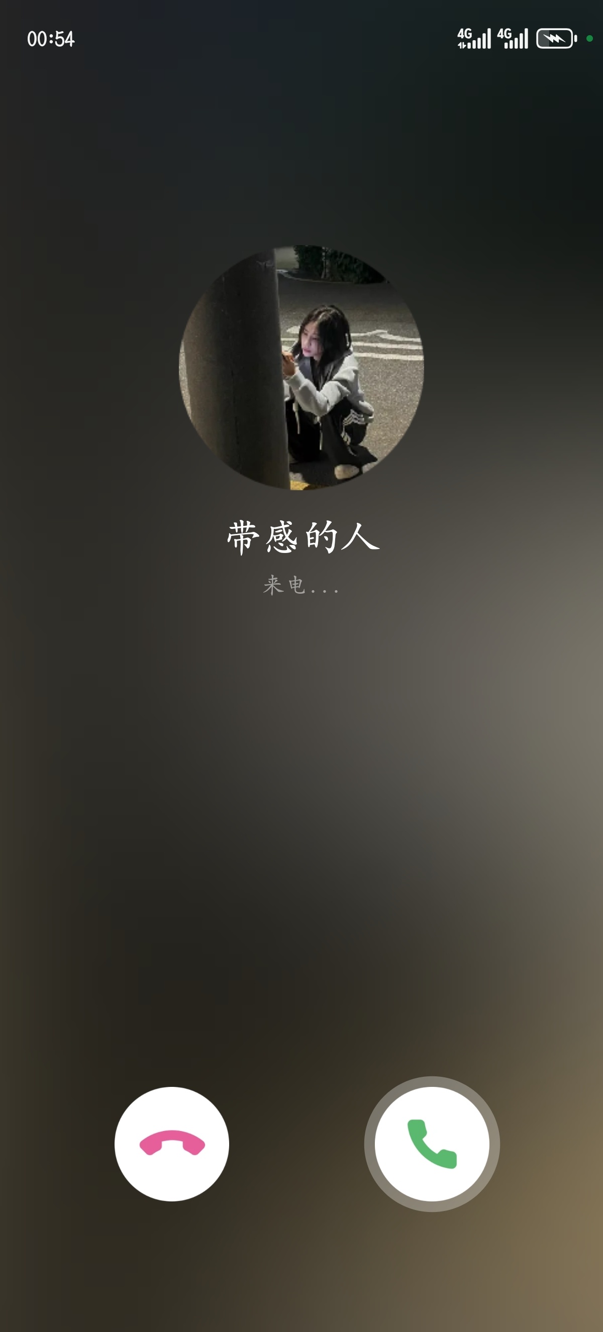 跟心上人打视频了 