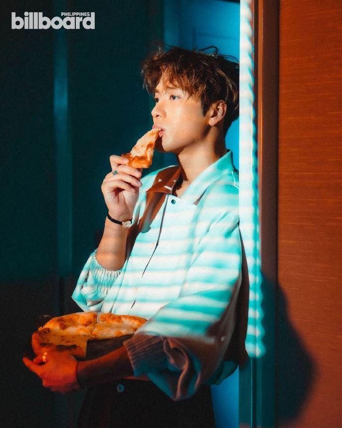 王嘉尔Billboard新封18宫格 被王嘉尔Billboard新封帅到失语！1