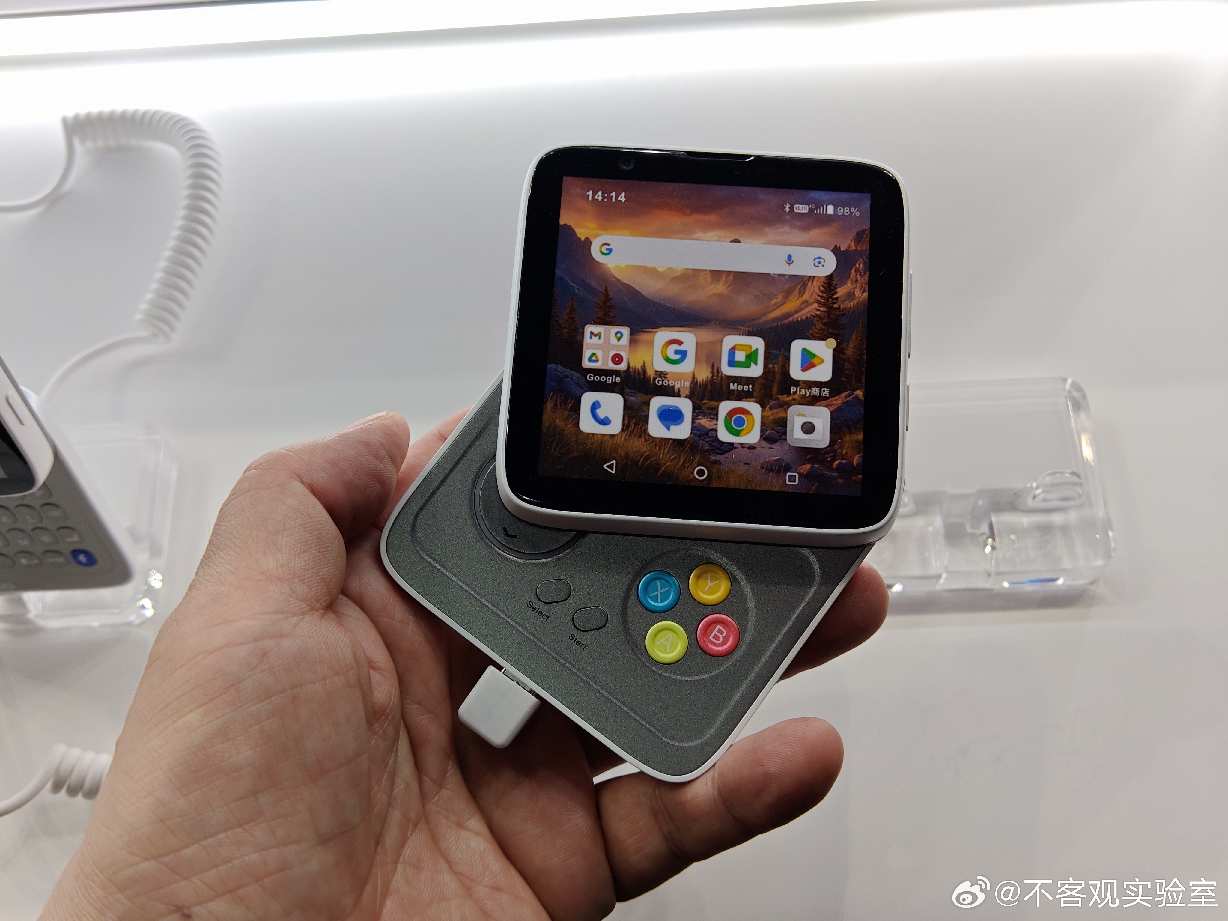 不知道你们当年用没用过摩托罗拉 ME511 胭脂盒 