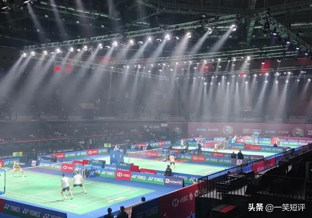 【一局打完，关灯！又是印度】
打完一局，先关灯。
几分钟后，再开灯，比赛继续。