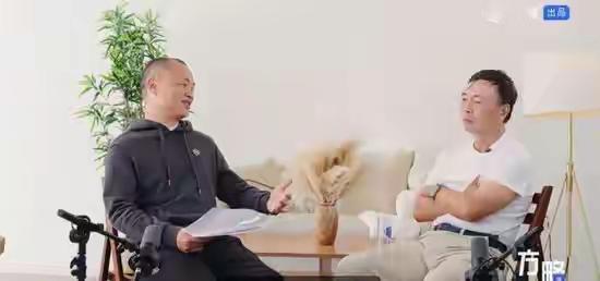 海南有这么一对九旬老夫妻，别的同龄人在公园打太极、晒太阳、含饴弄孙，他们俩雷打不
