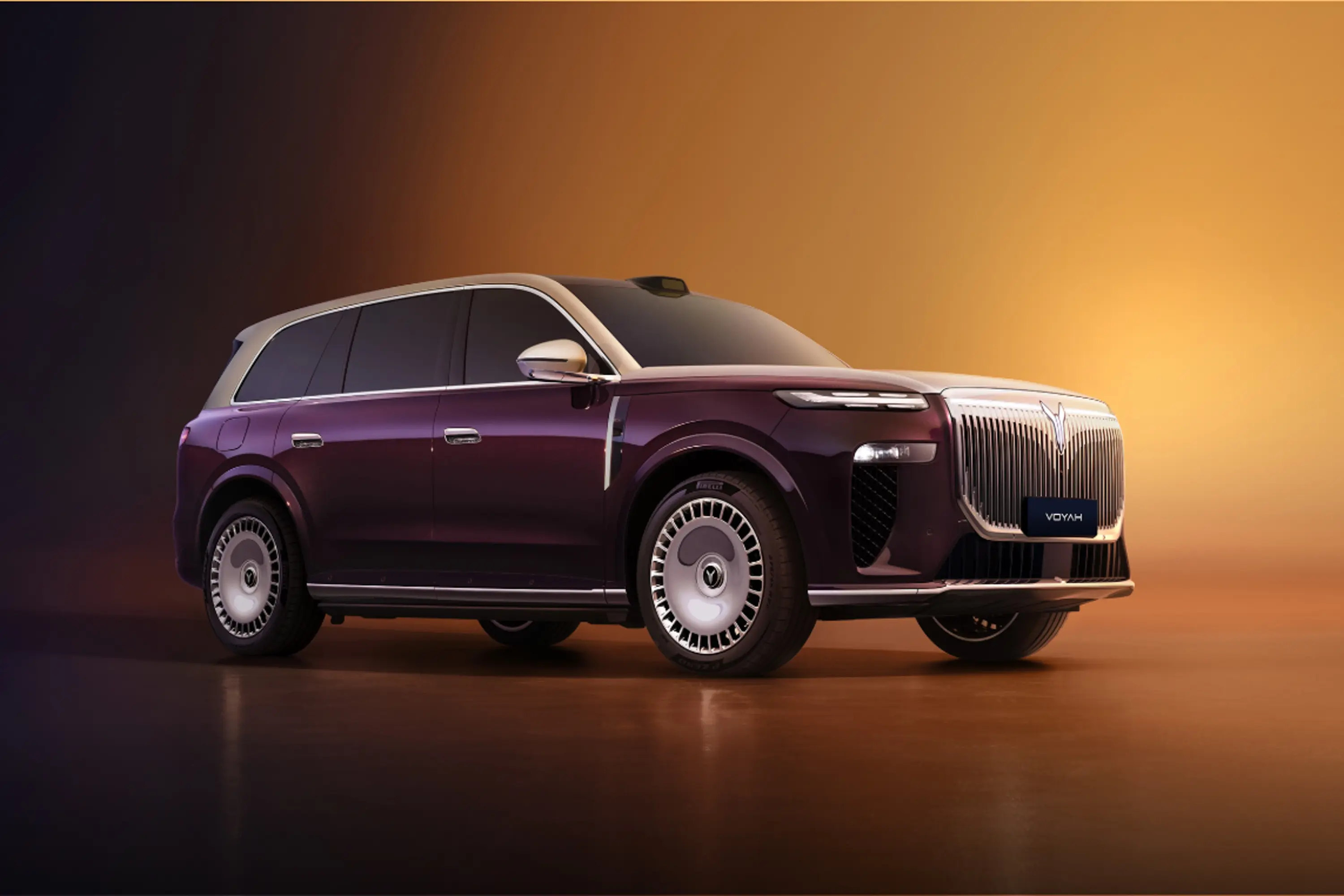 岚图泰山这台中式豪华旗舰 SUV，真的把质感和实用性平衡得很好。鲲鹏展翼前脸辨识