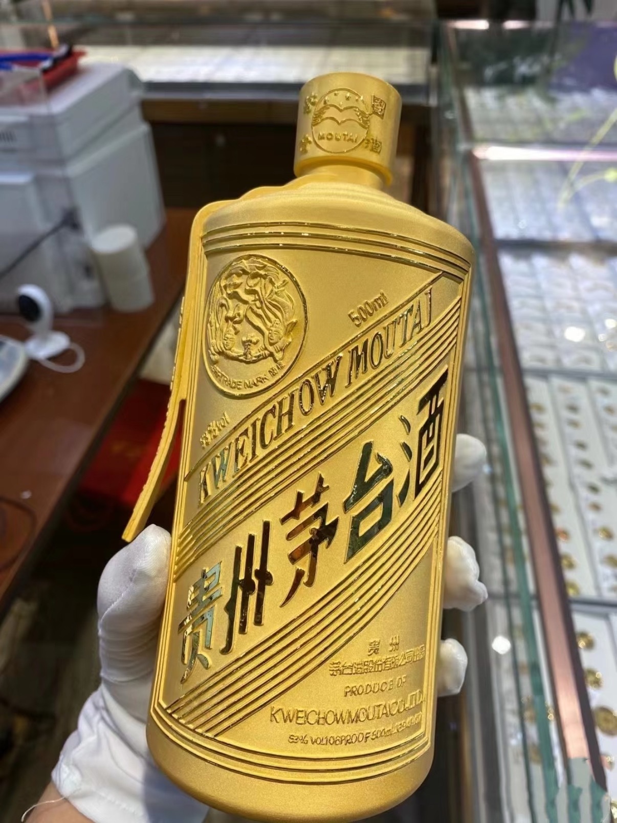 就这么说吧，黄金价格780已经是最高点了，现在进来肯定不理智，想回到年初的800