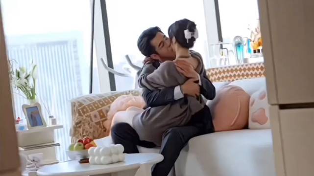 《美人余》丨李一桐丨易梦玲
设局揭穿渣男老公却发现他出g对象不止一个 ​