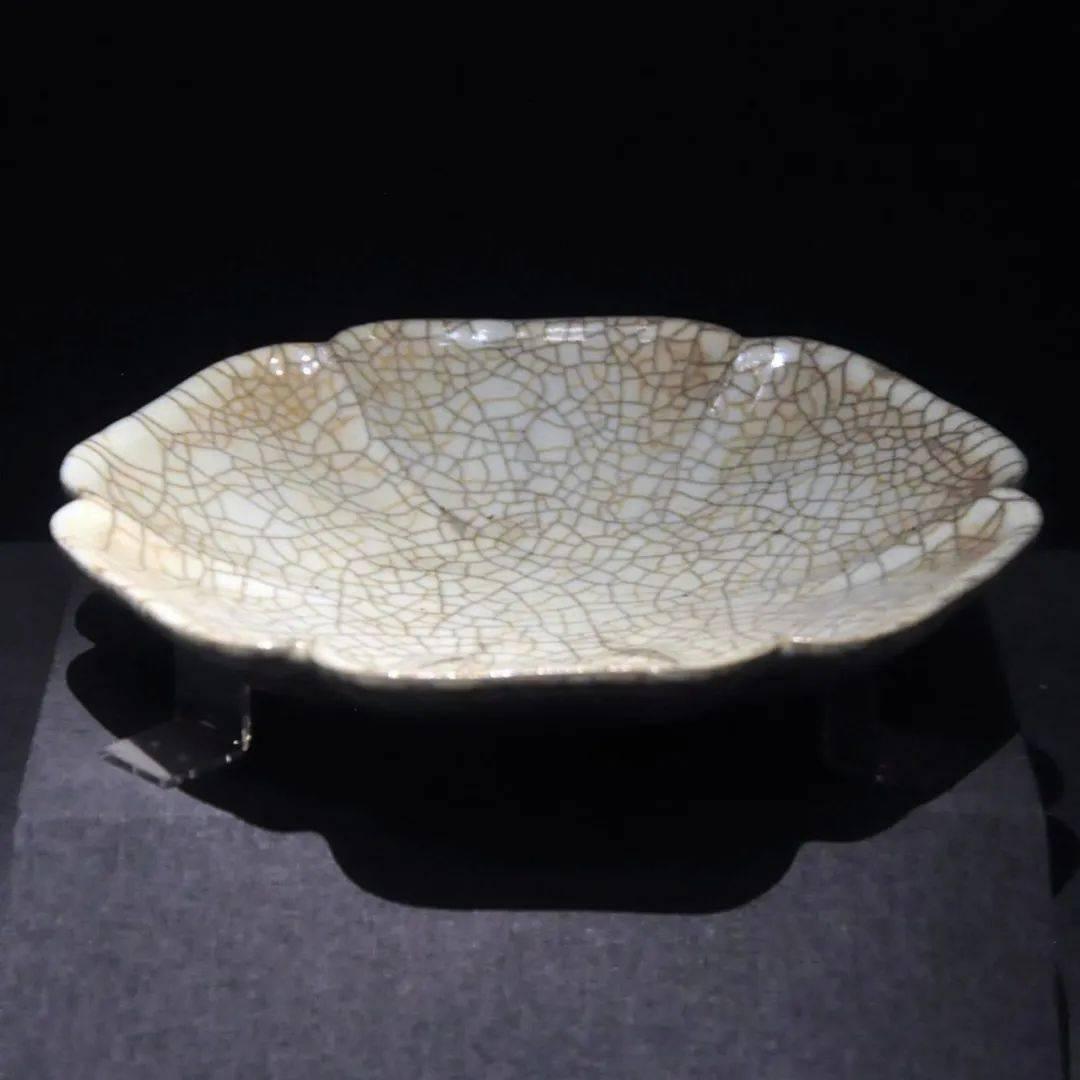 2011年，故宫博物院一件价值2000万元的瓷器损毁事件引发社会广泛关注，相关话